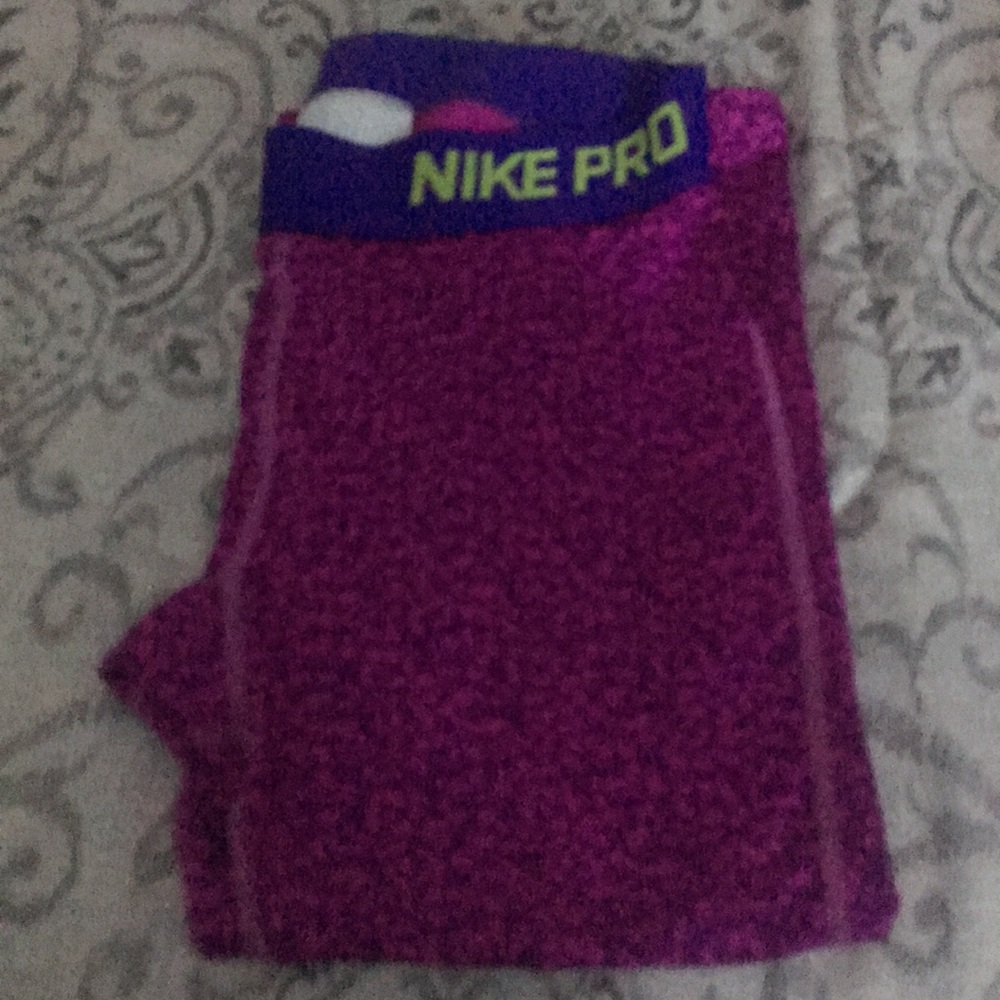 Nike - Picture 2 of 2